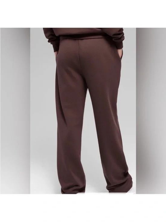ALO Yoga Accolade Straight Leg Sweatpants Brown - Picture 2 of 8